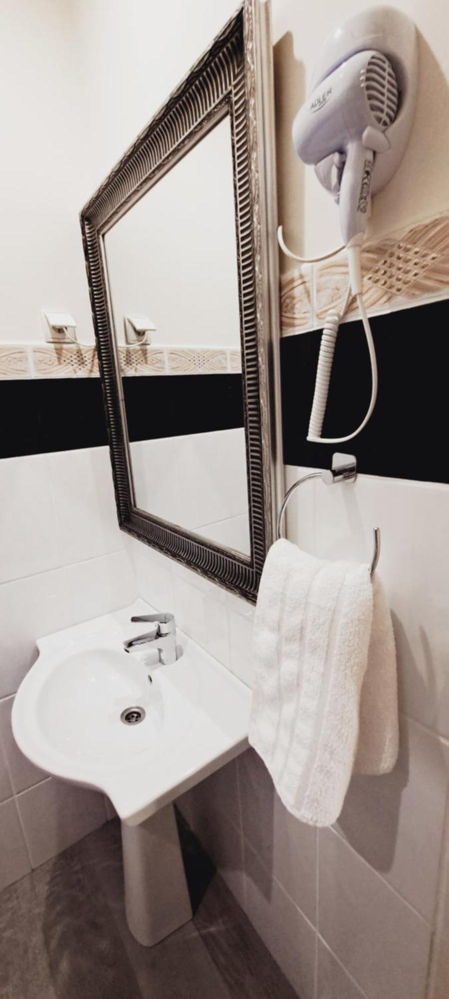 Hotel Rezydencja Rosa Przemyśl Exteriör bild