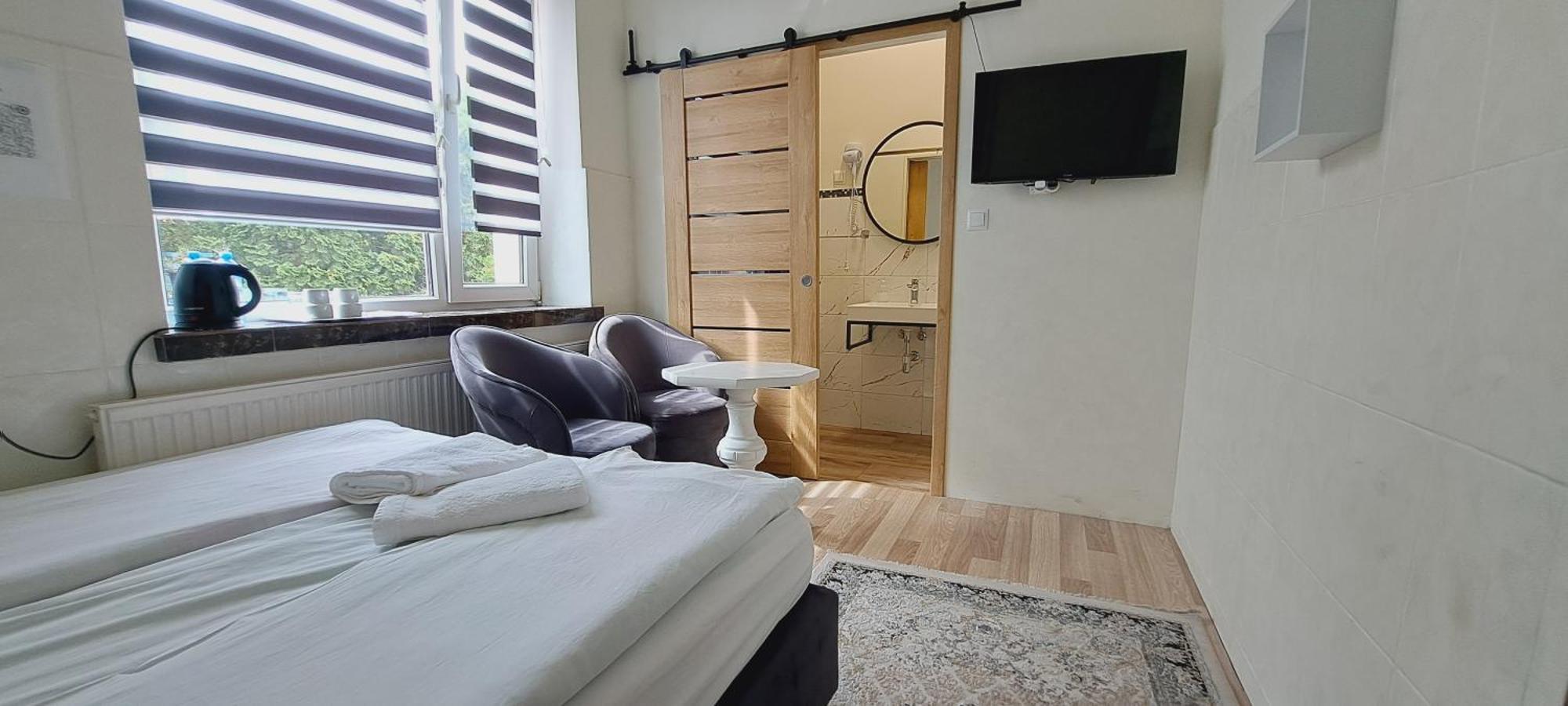 Hotel Rezydencja Rosa Przemyśl Exteriör bild