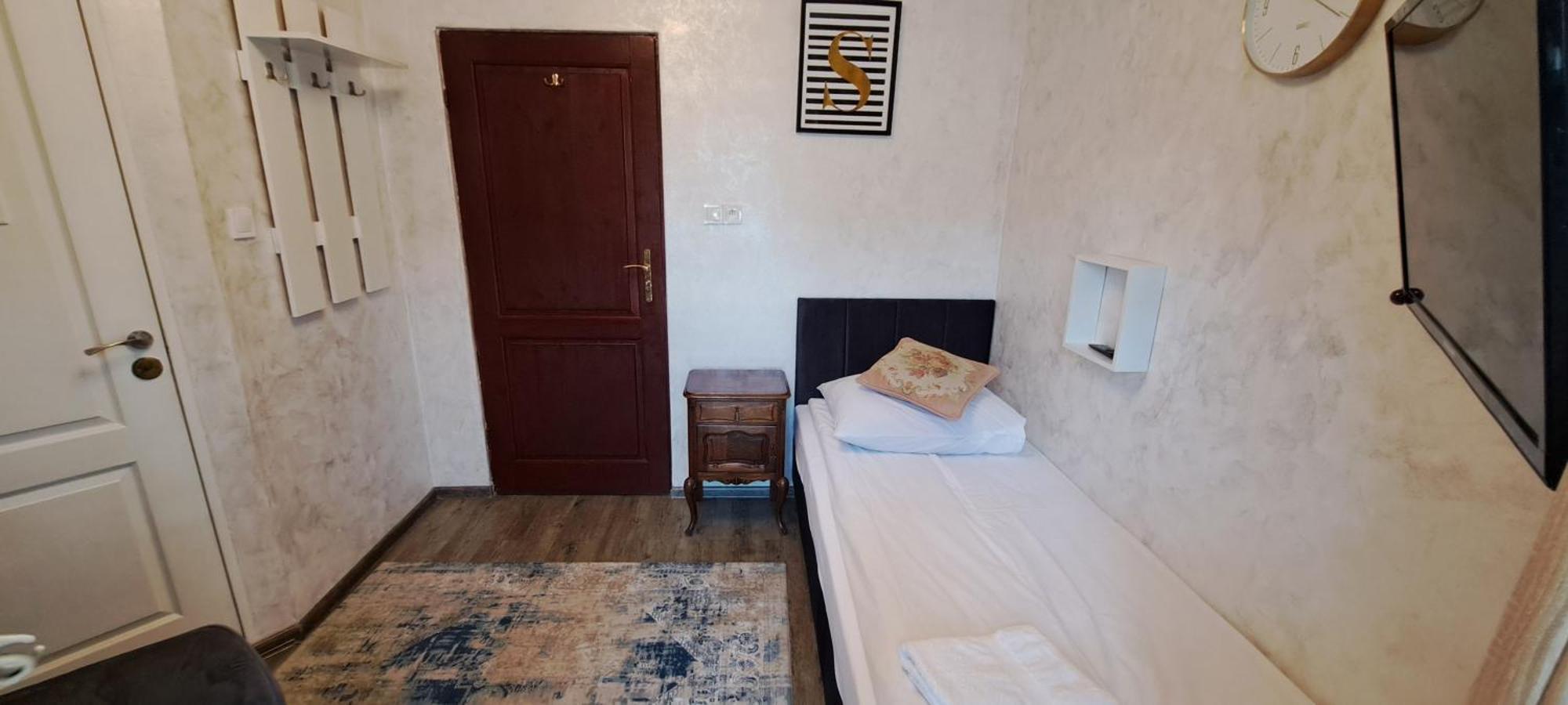 Hotel Rezydencja Rosa Przemyśl Exteriör bild