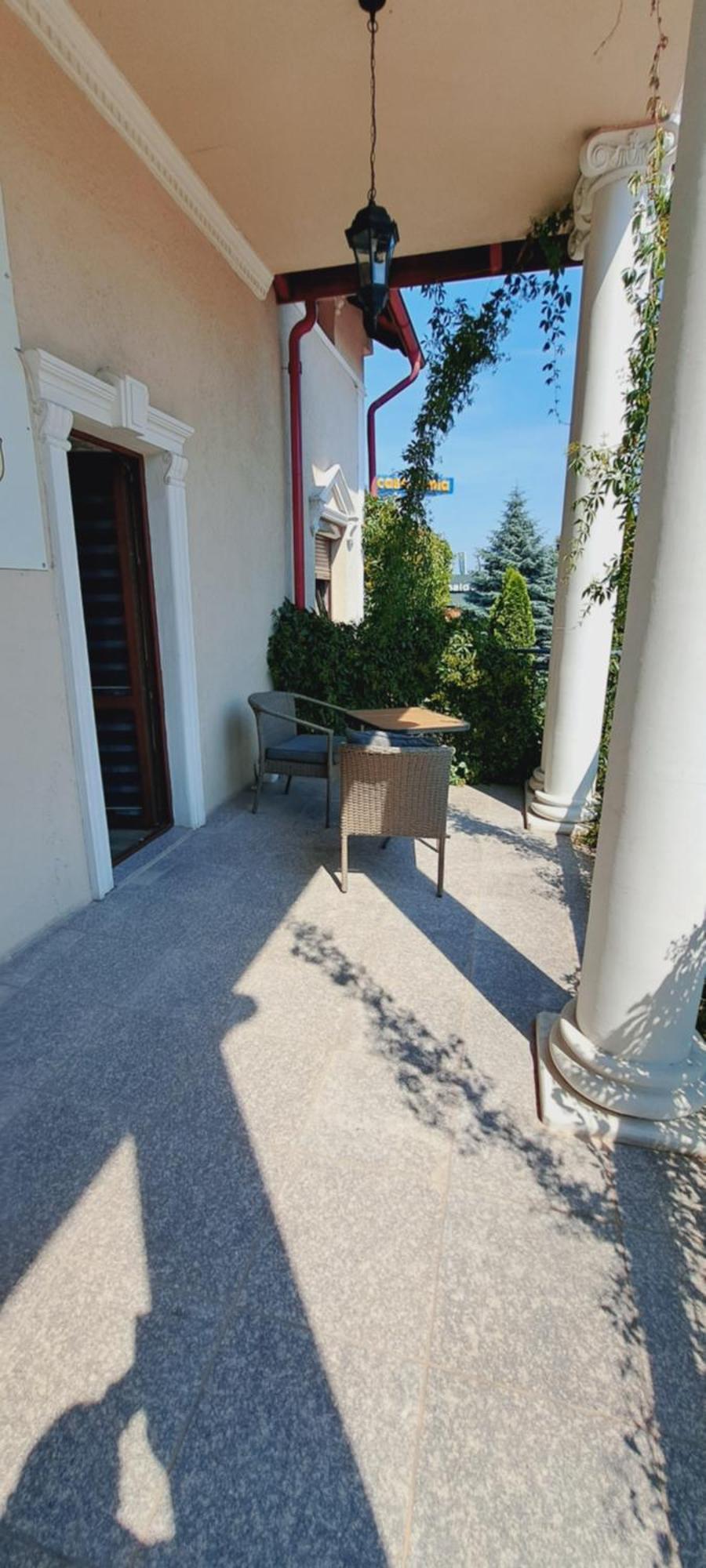 Hotel Rezydencja Rosa Przemyśl Exteriör bild