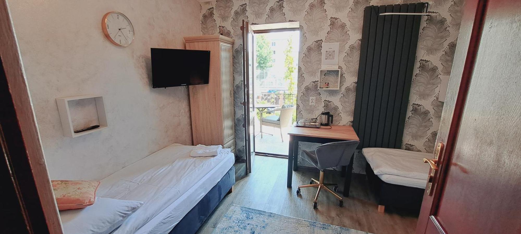 Hotel Rezydencja Rosa Przemyśl Exteriör bild